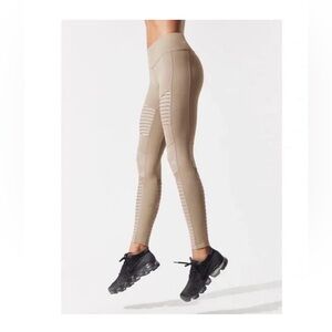 ALO Yoga moto legging gravel color